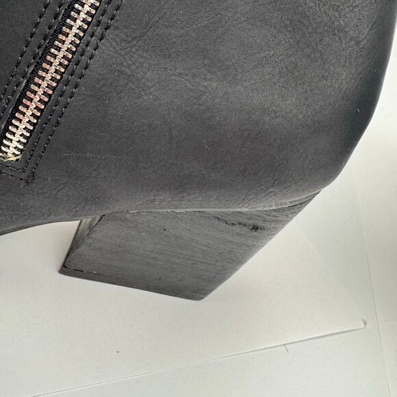dv dolce vita Black Western Faux Leather Cuban Block Heel Ankle Booties Sz 10 - Picture 12 of 13